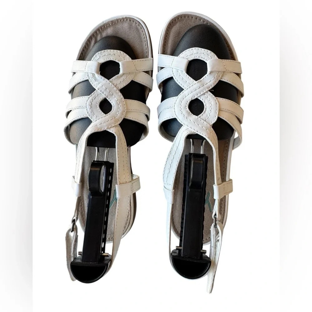 Yuu Women's Strappy Sandals